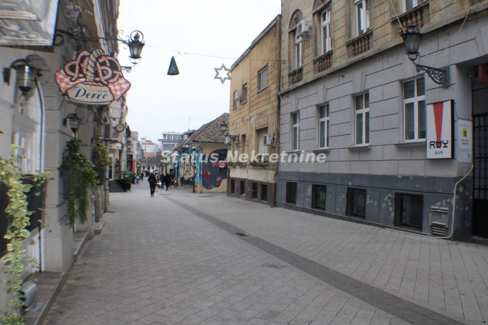 Slika 11 - Centar-Uknjižen Salonac 80 m2 u Pešačkoj Zoni-Cena Dogovor-065/385 8880