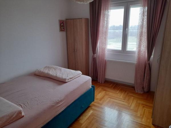 Slika 3 - Dvosoban, 44m2, Nova Detelinara Novi Sad, sa terasom, ima lift
