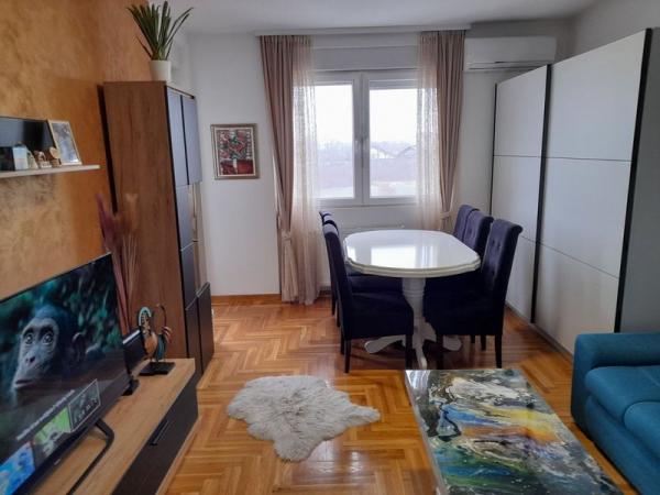 Slika 1 - Dvosoban, 44m2, Nova Detelinara Novi Sad, sa terasom, ima lift