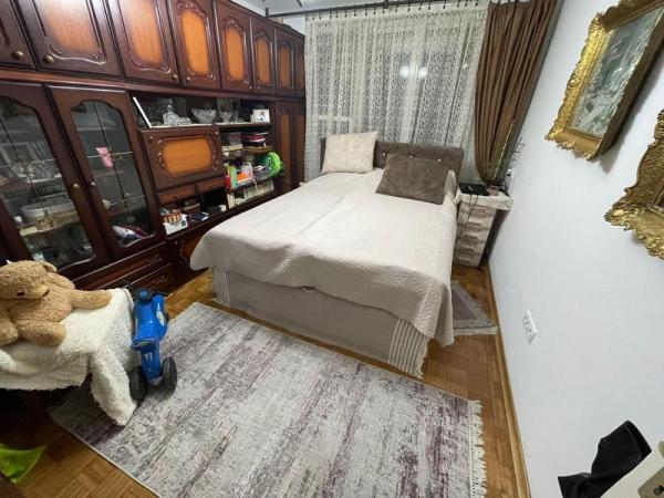 Slika 0 - Komforan porodičan stan!