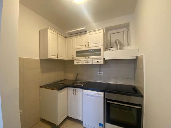 Slika 2 - Jednoiposoban, 34m2, Bulevar patrijarha Pavla (Somborski bulevar) Novi Sad, sa terasom, ima lift