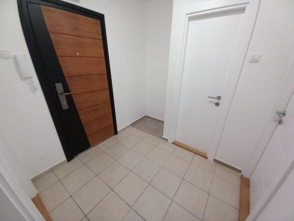 Slika 8 - Trosoban, Železnički park Novi Sad