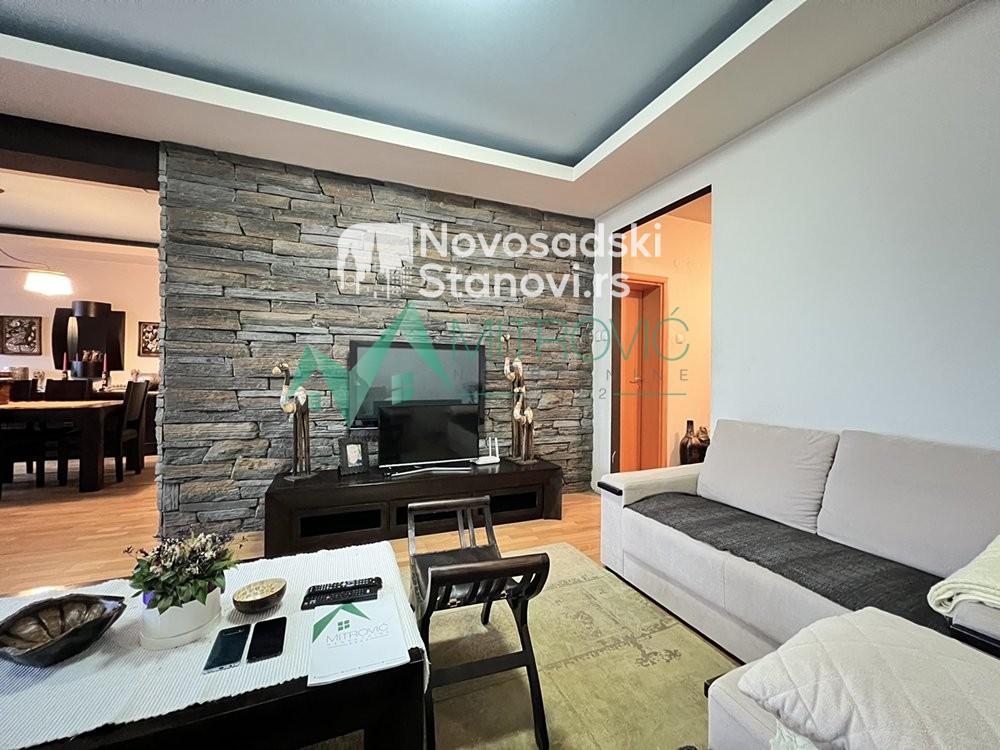 Slika 7 - Novi Sad, Bulevar oslobođenja - Veoma komforan, lep četvorosoban stan na jednoj od najatraktivnijih lokacija u gradu! 