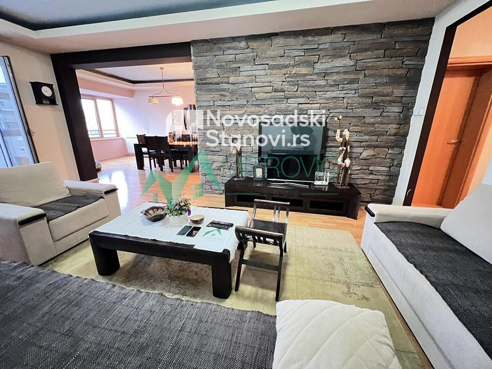 Slika 3 - Novi Sad, Bulevar oslobođenja - Veoma komforan, lep četvorosoban stan na jednoj od najatraktivnijih lokacija u gradu! 