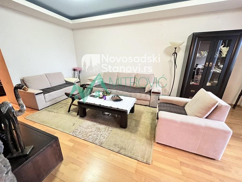 Slika 1 - Novi Sad, Bulevar oslobođenja - Veoma komforan, lep četvorosoban stan na jednoj od najatraktivnijih lokacija u gradu! 