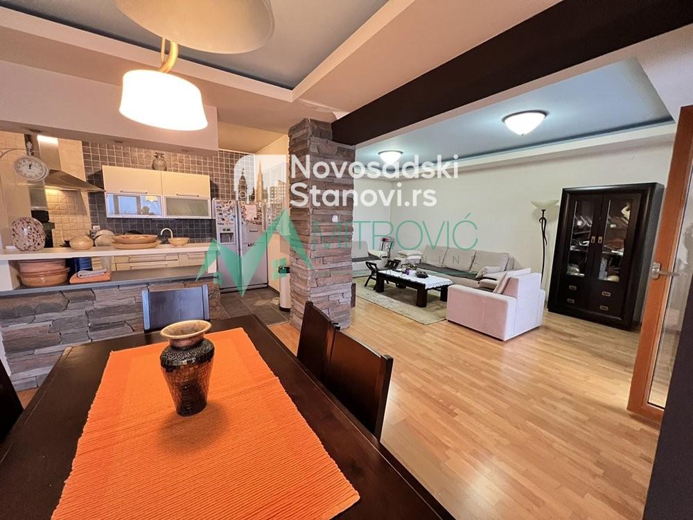 Slika 10 - Novi Sad, Bulevar oslobođenja - Veoma komforan, lep četvorosoban stan na jednoj od najatraktivnijih lokacija u gradu! 