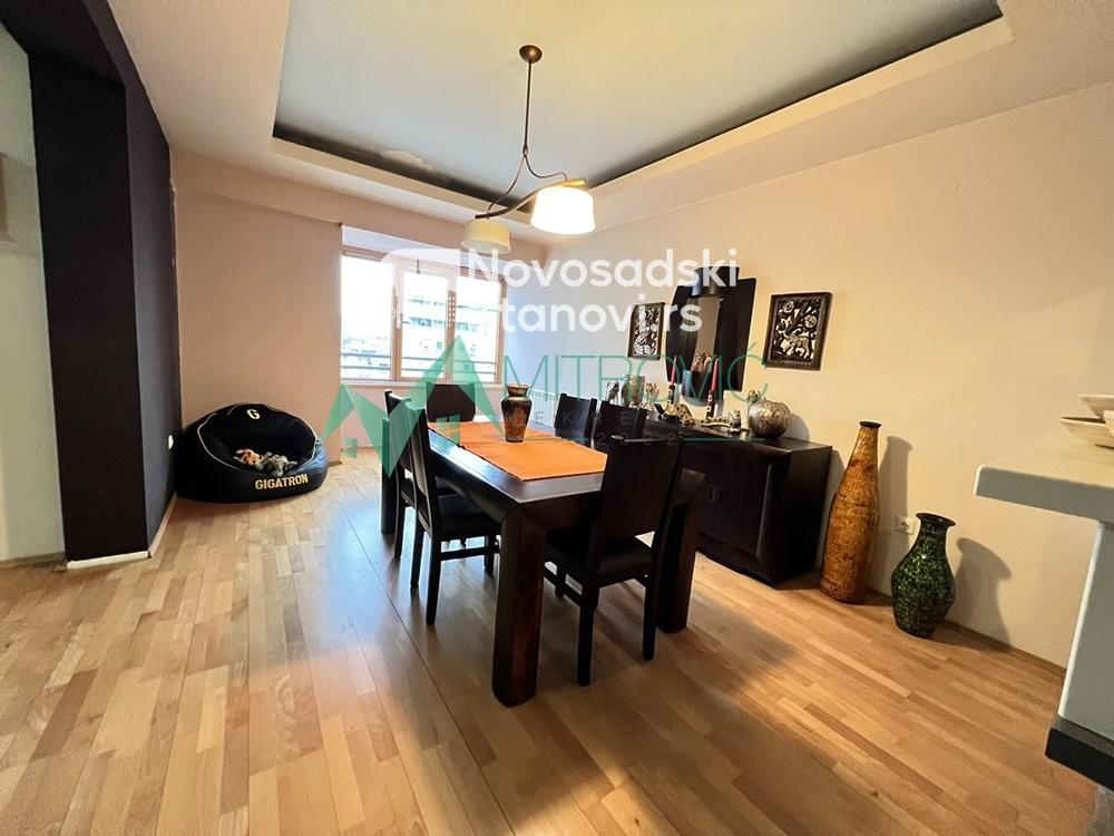 Slika 11 - Novi Sad, Bulevar oslobođenja - Veoma komforan, lep četvorosoban stan na jednoj od najatraktivnijih lokacija u gradu! 