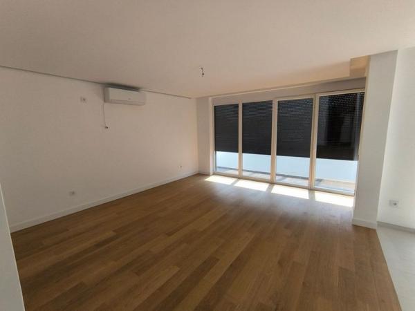 Slika 2 - Petosoban, 139m2, Bulevar patrijarha Pavla (Somborski bulevar) Novi Sad, sa terasom, ima lift