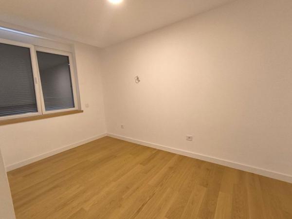 Slika 3 - Petosoban, 139m2, Bulevar patrijarha Pavla (Somborski bulevar) Novi Sad, sa terasom, ima lift