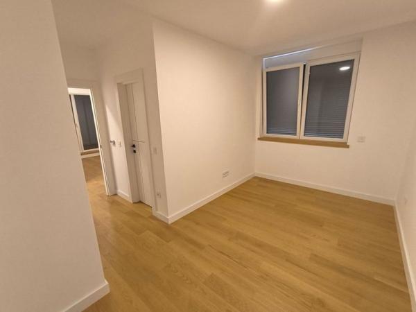 Slika 4 - Petosoban, 139m2, Bulevar patrijarha Pavla (Somborski bulevar) Novi Sad, sa terasom, ima lift