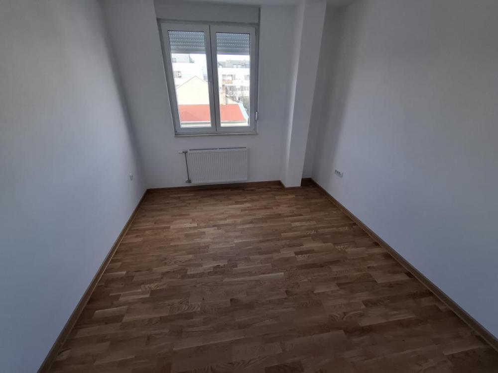 Slika 5 - NOV Četvoroiposoban stan Telep