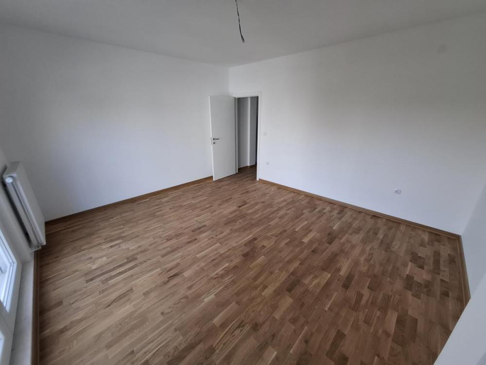 Slika 8 - NOV Četvoroiposoban stan Telep