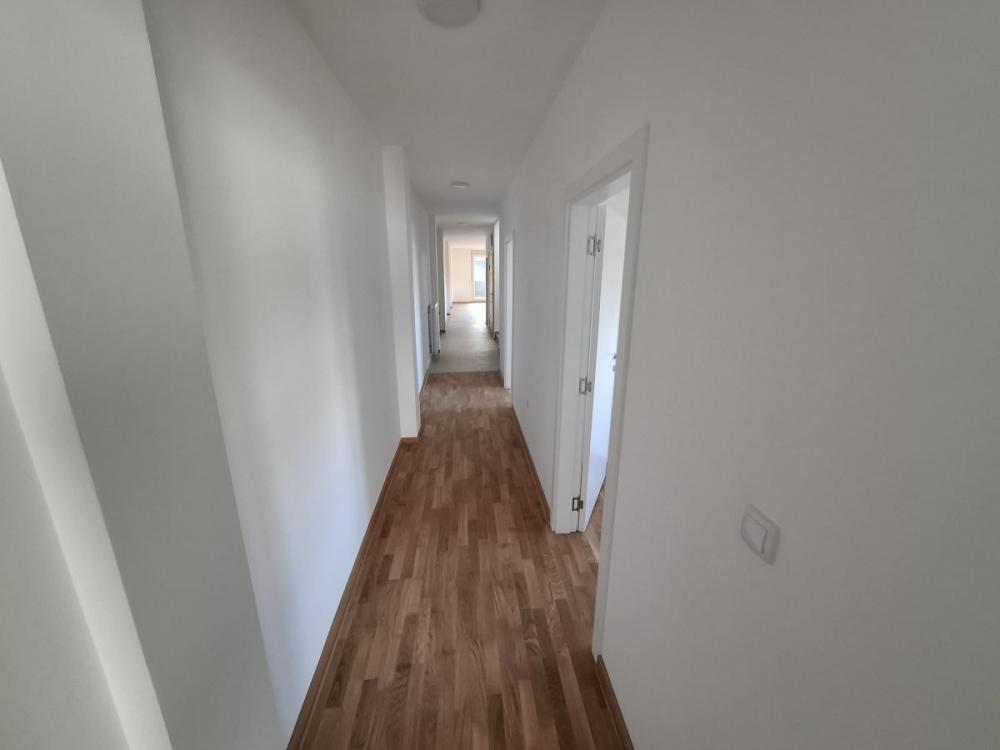 Slika 4 - NOV Četvoroiposoban stan Telep