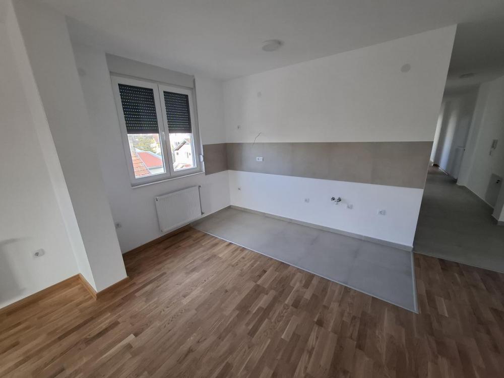 Slika 3 - NOV Četvoroiposoban stan Telep