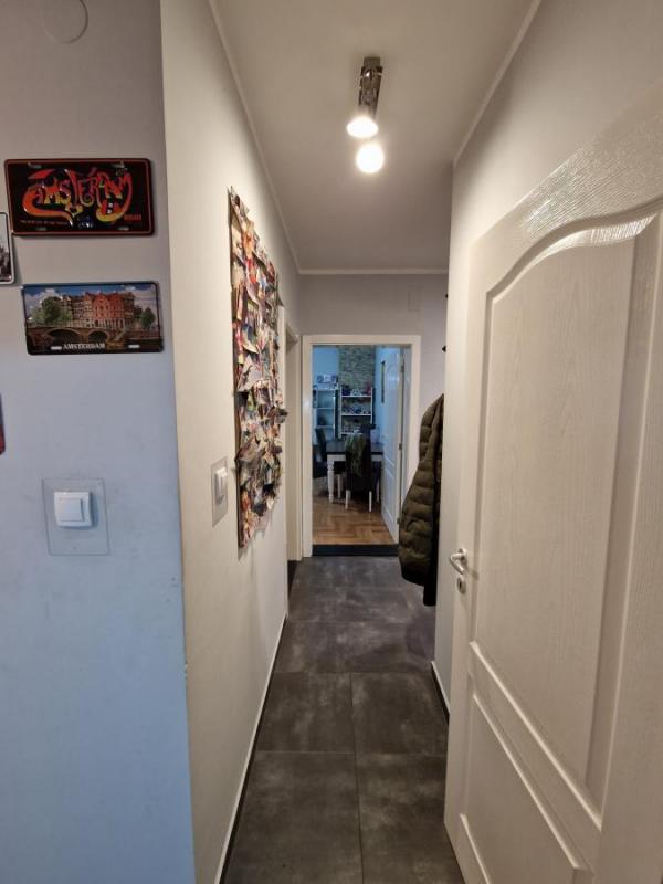 Slika 6 - Trosoban, 74m2, Podbara Novi Sad, sa terasom, ima lift