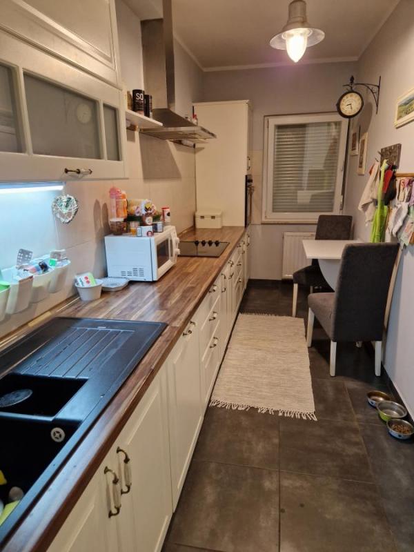 Slika 3 - Trosoban, 74m2, Podbara Novi Sad, sa terasom, ima lift