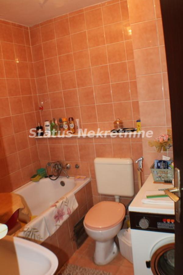 Slika 5 - Novo Naselje-Odličan Uknjižen Dvosoban stan 64 m2 u Šonsiju i mirnom kraju-065/385 8880