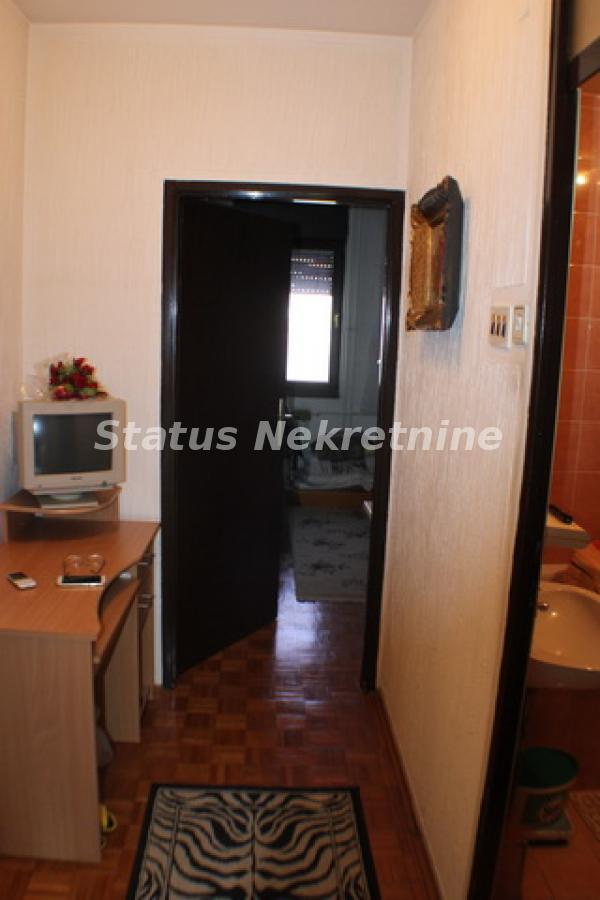 Slika 4 - Novo Naselje-Odličan Uknjižen Dvosoban stan 64 m2 u Šonsiju i mirnom kraju-065/385 8880