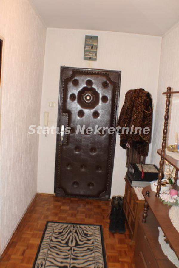 Slika 1 - Novo Naselje-Odličan Uknjižen Dvosoban stan 64 m2 u Šonsiju i mirnom kraju-065/385 8880