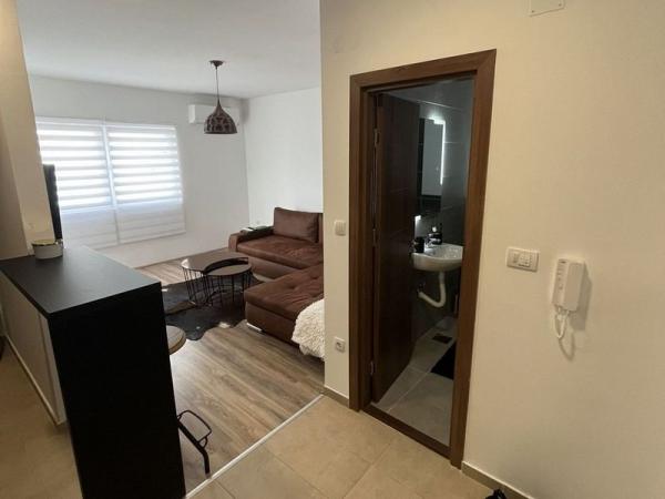 Slika 2 - Troiposoban, 68m2, Adice Novi Sad, sa terasom, sa parkingom