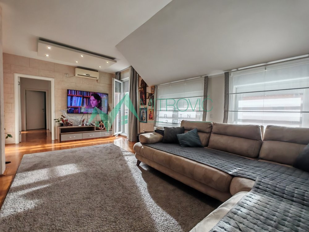 Slika 3 - Prodaje se noviji dvoiposoban stan na Novoj detelinari. 67m2. Parking mesto 