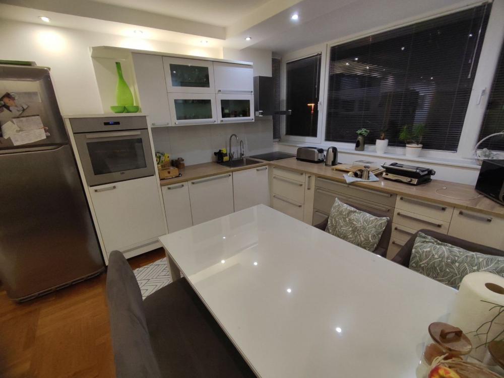 Slika 4 - Troiposoban, 85m2, Grbavica Novi Sad