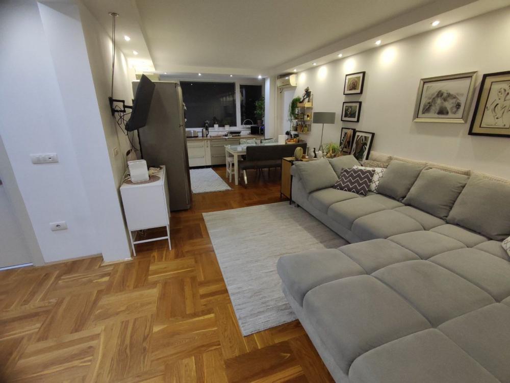 Slika 9 - Troiposoban, 85m2, Grbavica Novi Sad