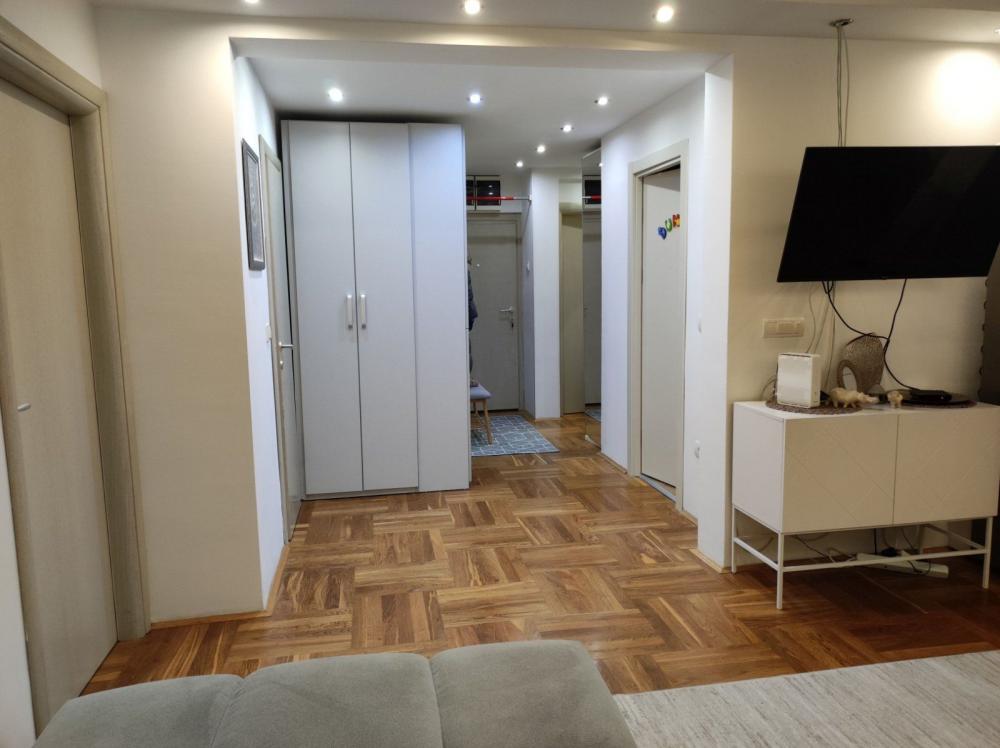 Slika 10 - Troiposoban, 85m2, Grbavica Novi Sad