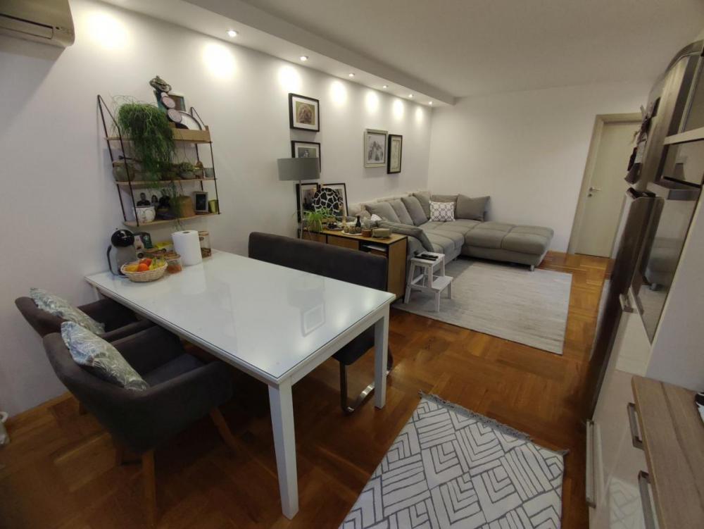 Slika 4 - Troiposoban stan na Grbavici