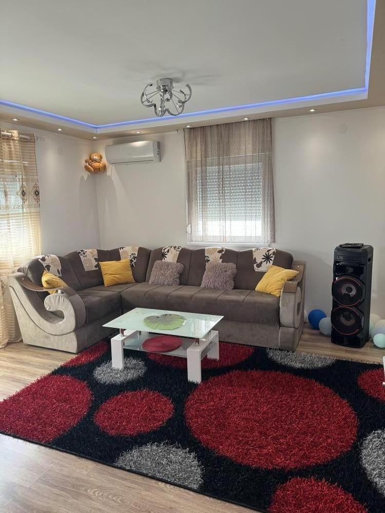 Glavna slika -Četvorosoban, 76m2, Mirona Djordjevica Novi Sad, sa terasom, sa parkingom