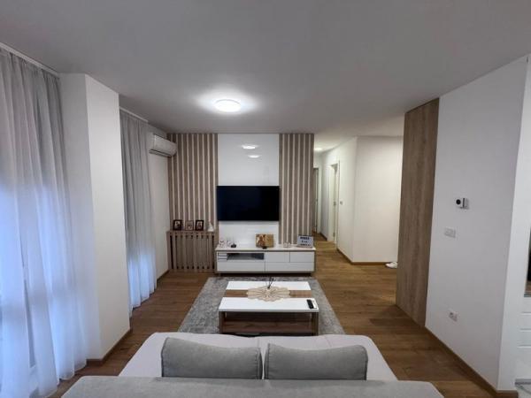 Glavna slika -Predstavljamo vam trosoban komforan stan