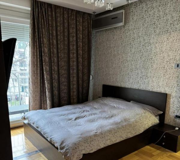 Slika 9 - Četvorosoban stan - 121m2 - Sajmište!