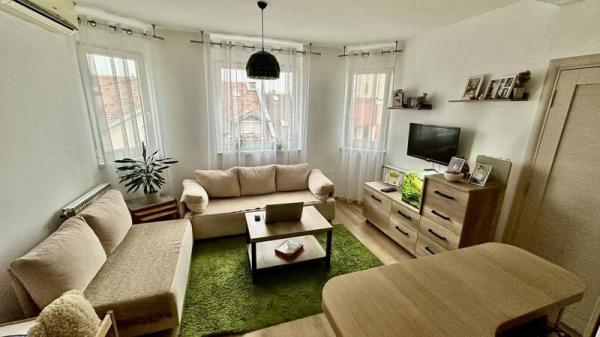 Glavna slika -Fenomenalan savršeno svetao stan na Podbari! 36m2 - Šifra: 541046 