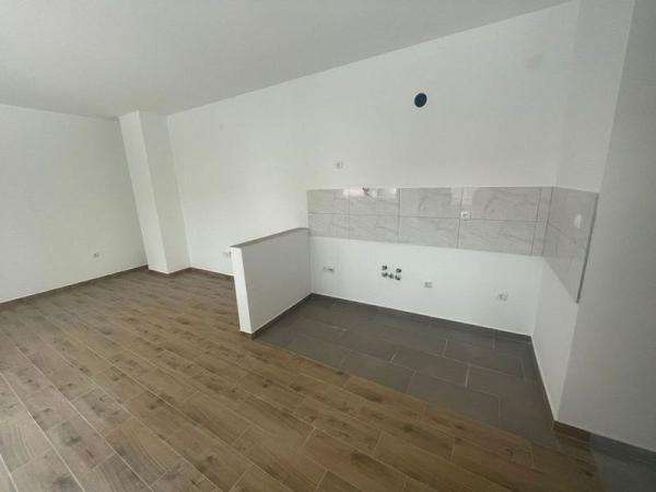 Slika 2 - Dvoiposoban 56m2 Podbara  536305