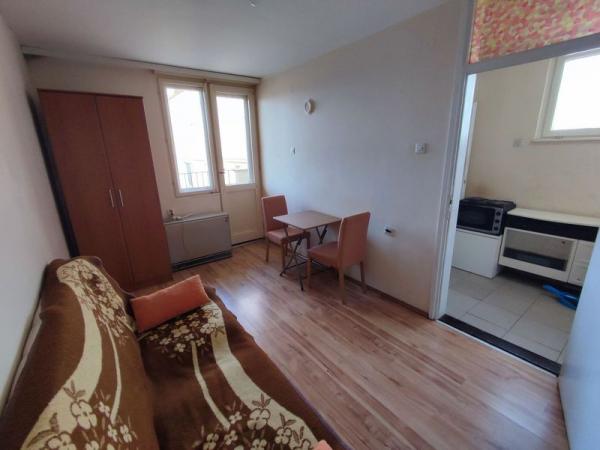 Slika 3 - 541252 Srce Grbavice - 22m2 Garsonjera - 