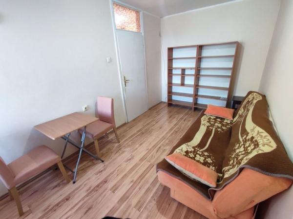 Slika 2 - 541252 Srce Grbavice - 22m2 Garsonjera - 