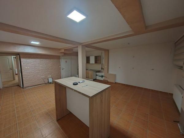 Glavna slika -Odličan četvorosoban stan u blizini Bulevara patrijarha Pavla, šifra 541588