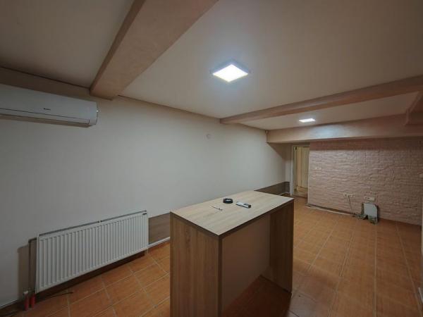 Slika 2 - Odličan četvorosoban stan u blizini Bulevara patrijarha Pavla, šifra 541588