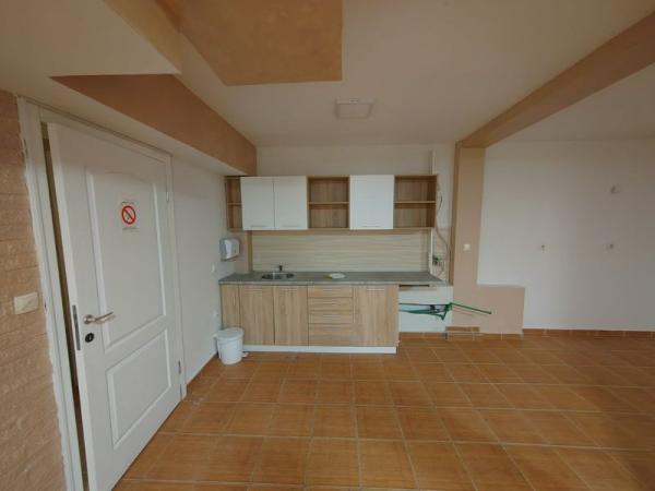 Slika 3 - Odličan četvorosoban stan u blizini Bulevara patrijarha Pavla, šifra 541588