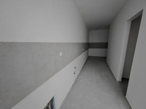 Slika 5 - Odličan četvorosoban stan - 224 m2 - šifra oglasa: 541497