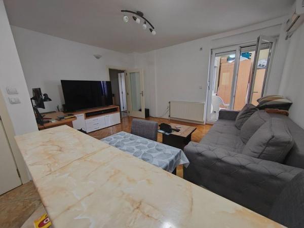 Slika 1 - Dvosoban stan na Grbavici, šifra oglasa: 541463