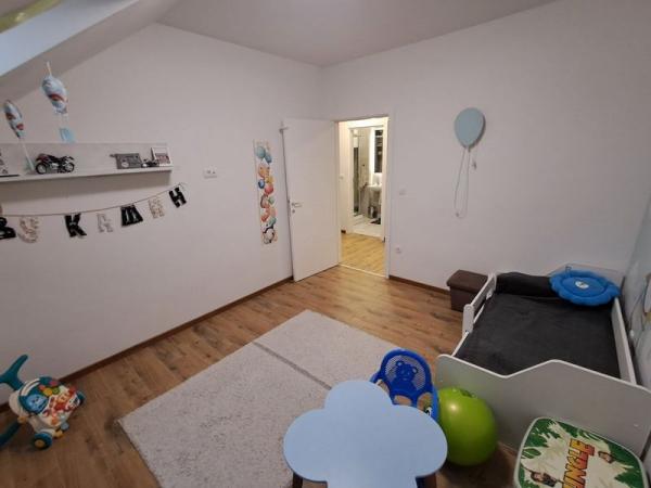 Slika 5 - Četvoroiposoban stan na Adicama, šifra oglasa 540421