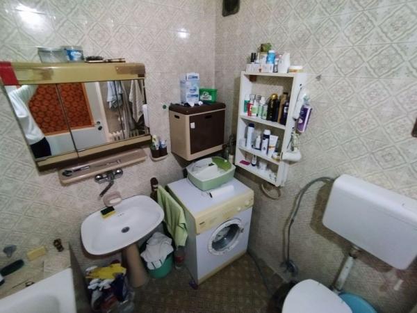 Slika 4 - U trospratnici, baš u samom centru grada, nalazi se ovaj trosobni salonski stan