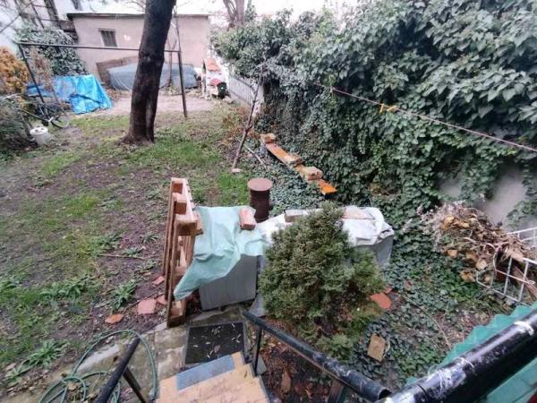 Slika 8 - U trospratnici, baš u samom centru grada, nalazi se ovaj trosobni salonski stan