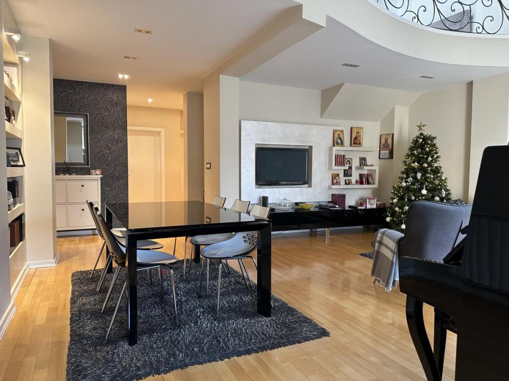 Slika 1 - Četvorosoban stan sa 2 parking mesta na Grbavici