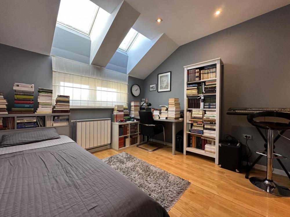 Slika 10 - Četvorosoban stan sa 2 parking mesta na Grbavici