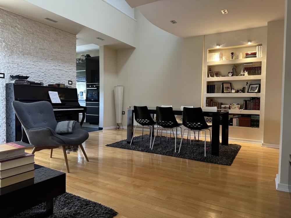 Slika 3 - Četvorosoban stan sa 2 parking mesta na Grbavici