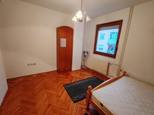 Slika 5 - Trosoban stan u centru grada!