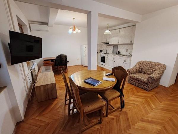 Slika 2 - Trosoban stan u centru grada!