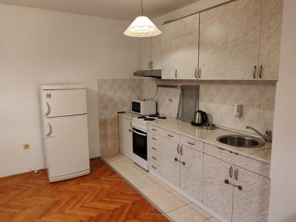 Slika 9 - Trosoban stan u centru grada!